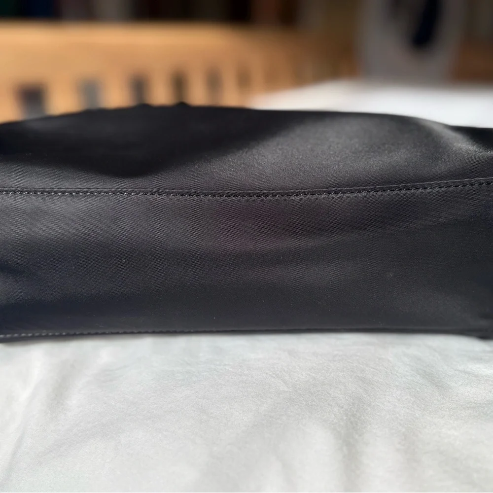 Kate Spade Classic Black Tote - Picture 8 of 9